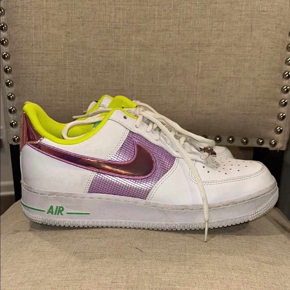Nike Women’s White and Purple Sneakers